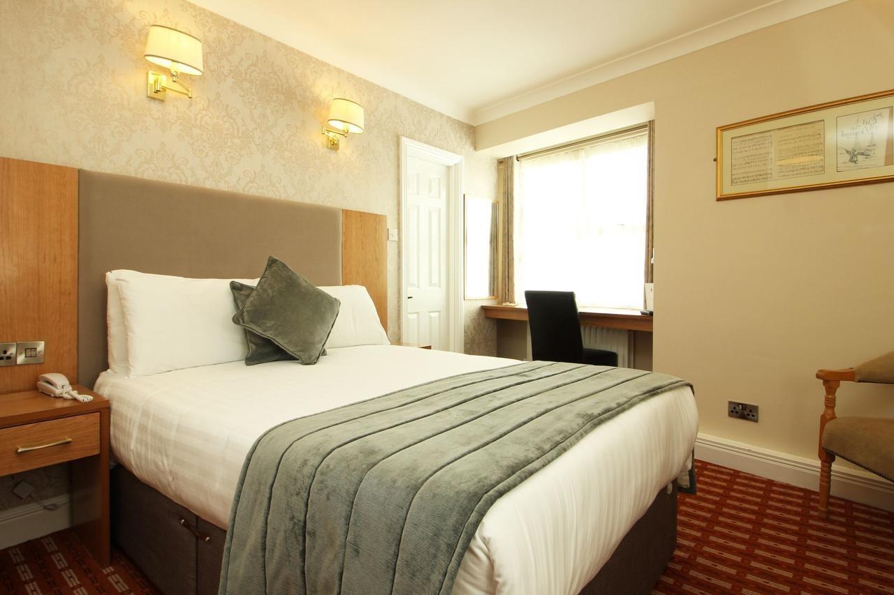 דבלין Castle Hotel מראה חיצוני תמונה