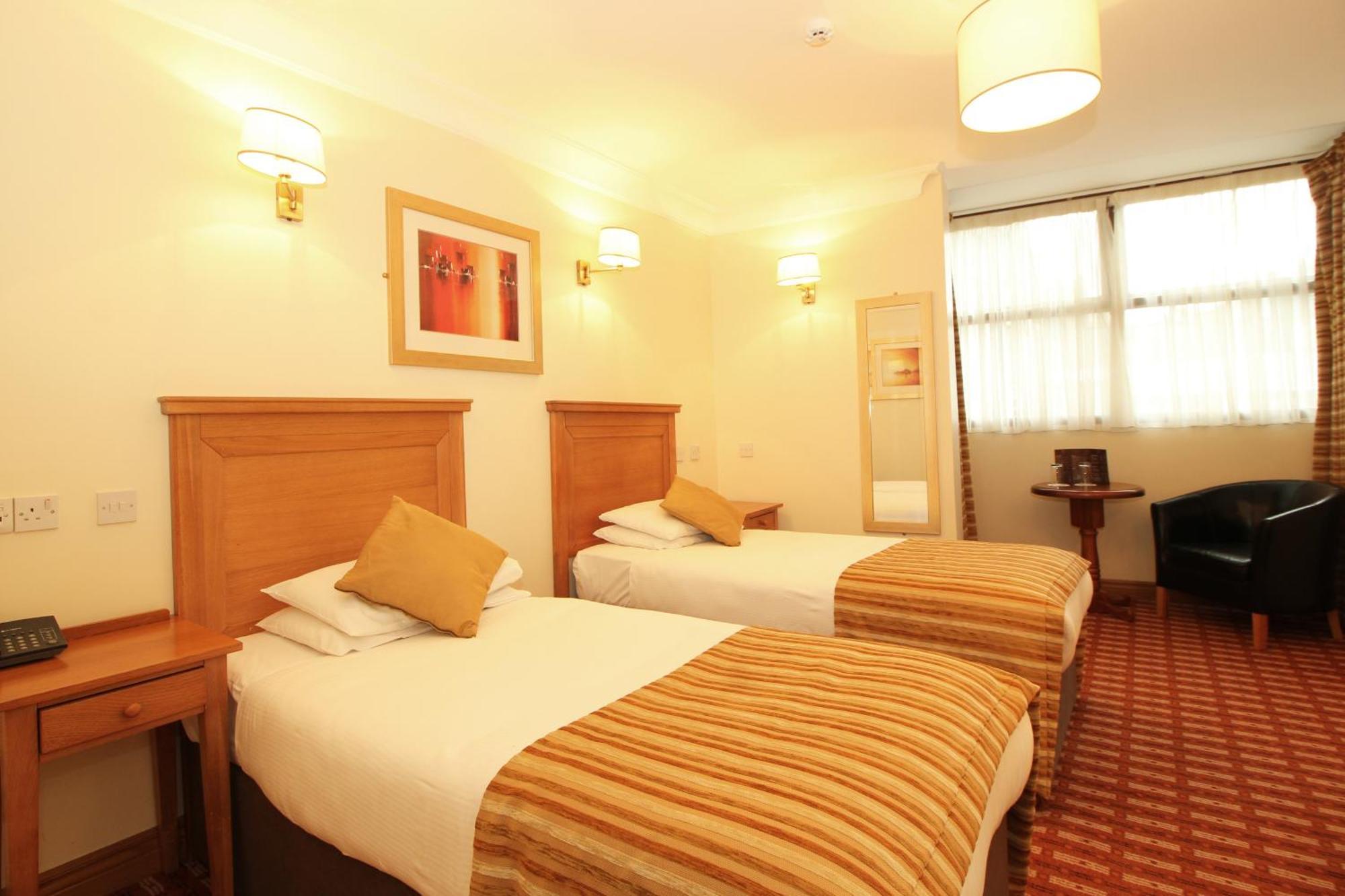 דבלין Castle Hotel מראה חיצוני תמונה